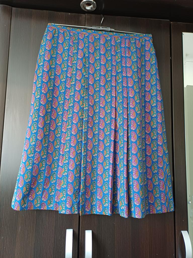 Prachtige vintage rok, Ophalen of Verzenden, Zo goed als nieuw, Maat 42/44 (L), Onder de knie