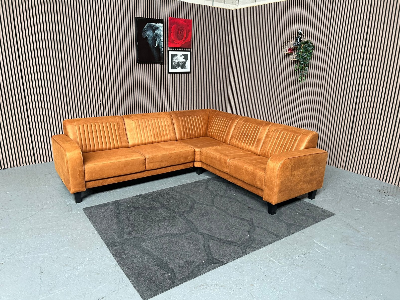 GRATIS LEVERING COGNAC HOEKBANK 255X225 GEREINIGD, 250 tot 300 cm, Hoekbank, Ophalen of Verzenden, Zo goed als nieuw