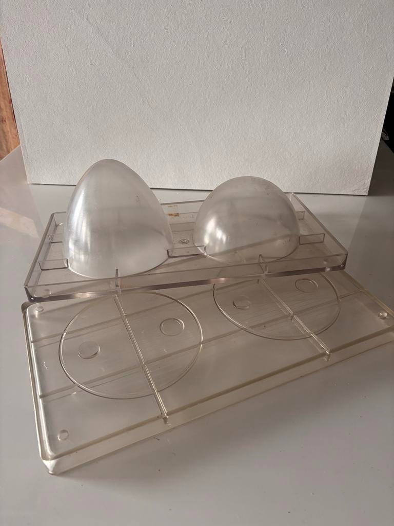 Chocolade mal paasei strak incl onderkant polycarbonaat, Ophalen of Verzenden, Gebruikt, Taarten, Bakvorm
