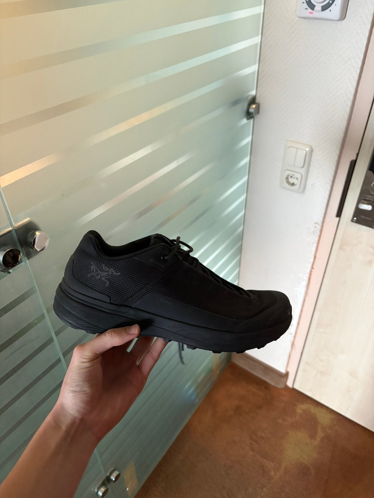ARC'TERYX - Kopec GTX - Maat 42-43, Ophalen of Verzenden, Zo goed als nieuw, Zwart, Overige typen