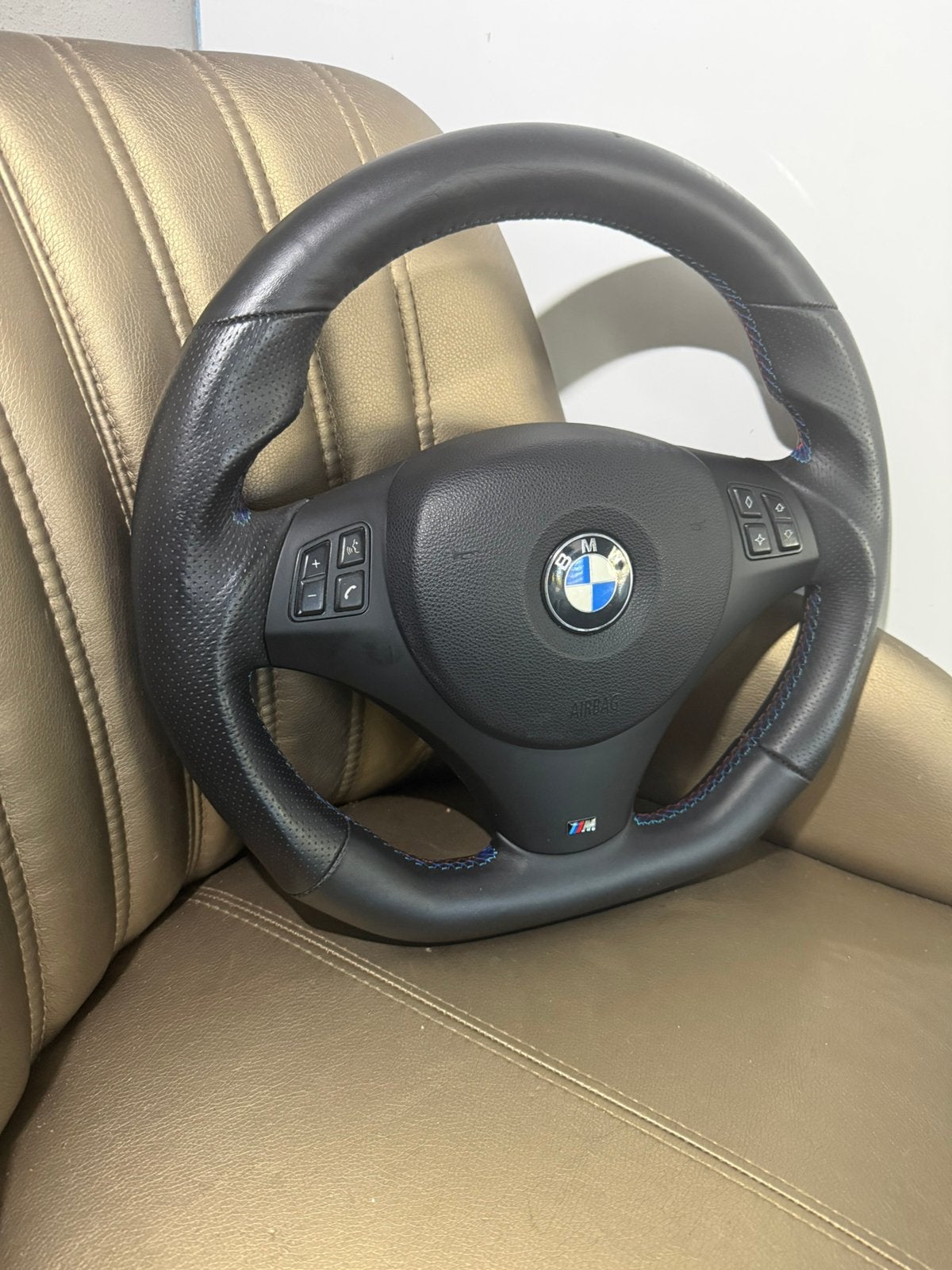 Custom Bmw E81 E82 E87 E88 E90 E91 E92 E93 leder stuur, Ophalen of Verzenden, BMW