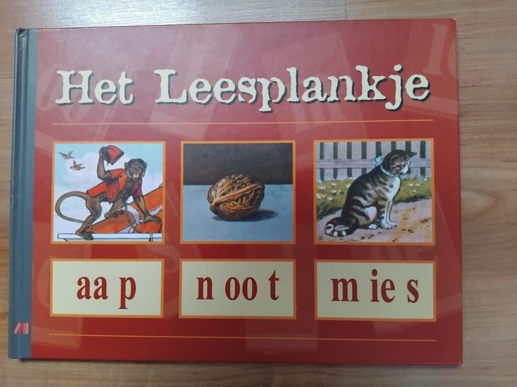 BOEK : HET LEESPLANKJE ( IN NIEUW STAAT), Boeken, Ophalen, Zo goed als nieuw, Fictie algemeen