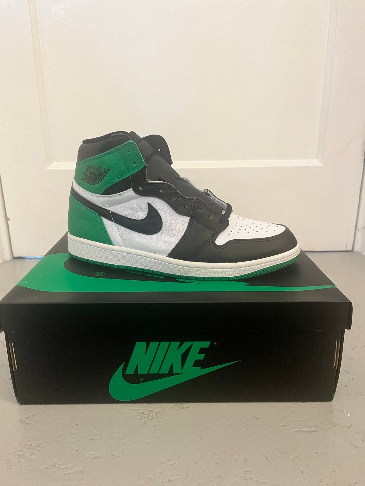 Air Jordan 1 Retro High OG “Lucky Green”, Kleding | Heren, Schoenen, Overige kleuren, Verzenden, Sneakers of Gympen, Zo goed als nieuw