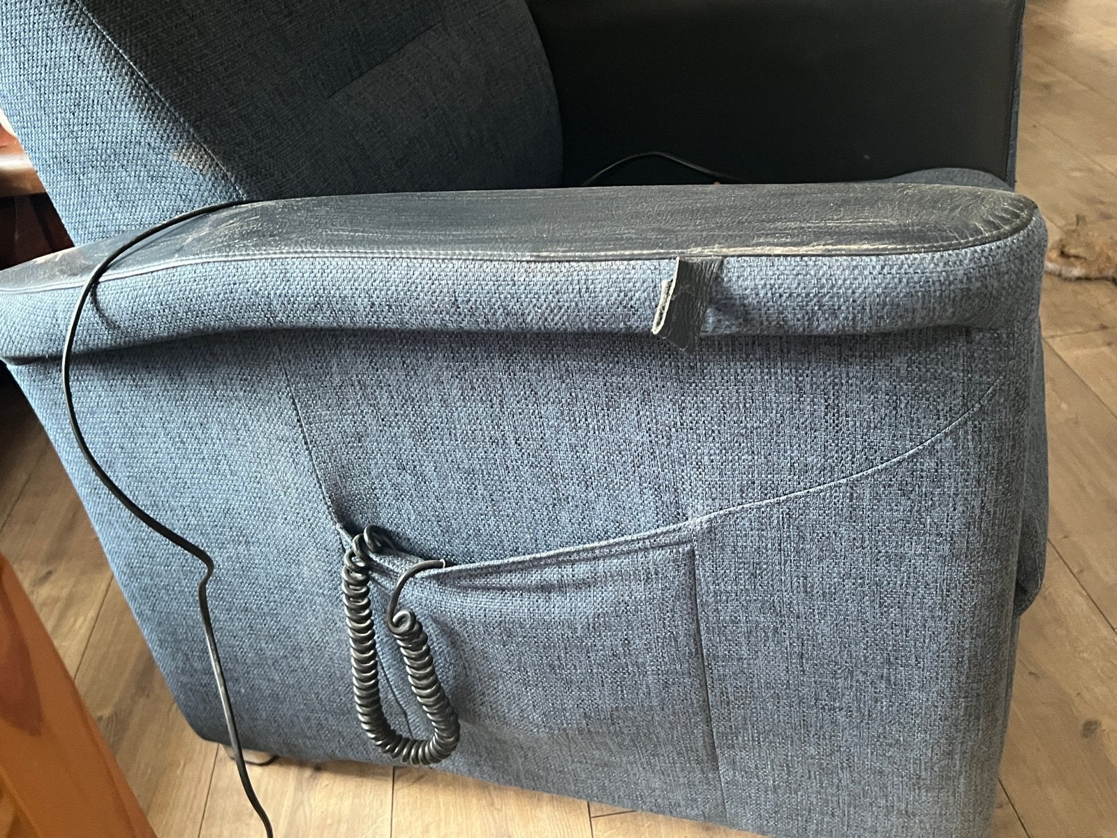 Comfortabele relaxfauteuil met elektrische verstelling, Huis en Inrichting, Fauteuils, Ophalen, Gebruikt, Stof, 75 tot 100 cm