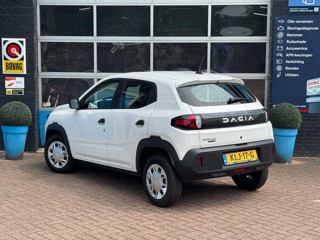 Dacia Spring Essential, Auto's, 12 maanden, Gebruikt, Zwart, 4 stoelen