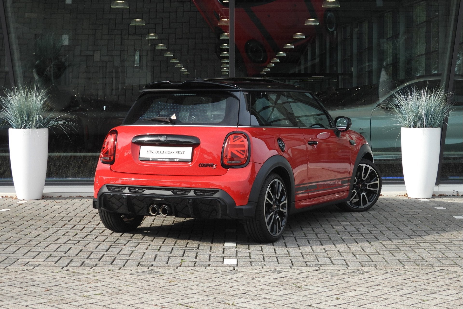 MINI Hatchback Cooper S Rockingham GT JCW Automaat / Panoram, Auto's, Panoramadak, Gebruikt, Met garantie (alle), Bedrijf