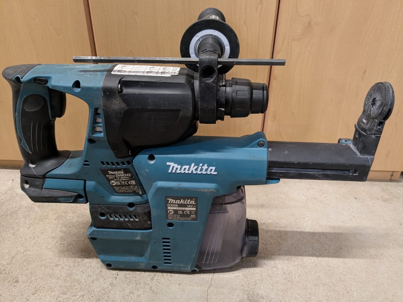 Makita DHR242 Boorhamer met DX06 Stofafzuiging, Boor- en/of Breekhamer, Ophalen of Verzenden, Klopboormechanisme, Gebruikt