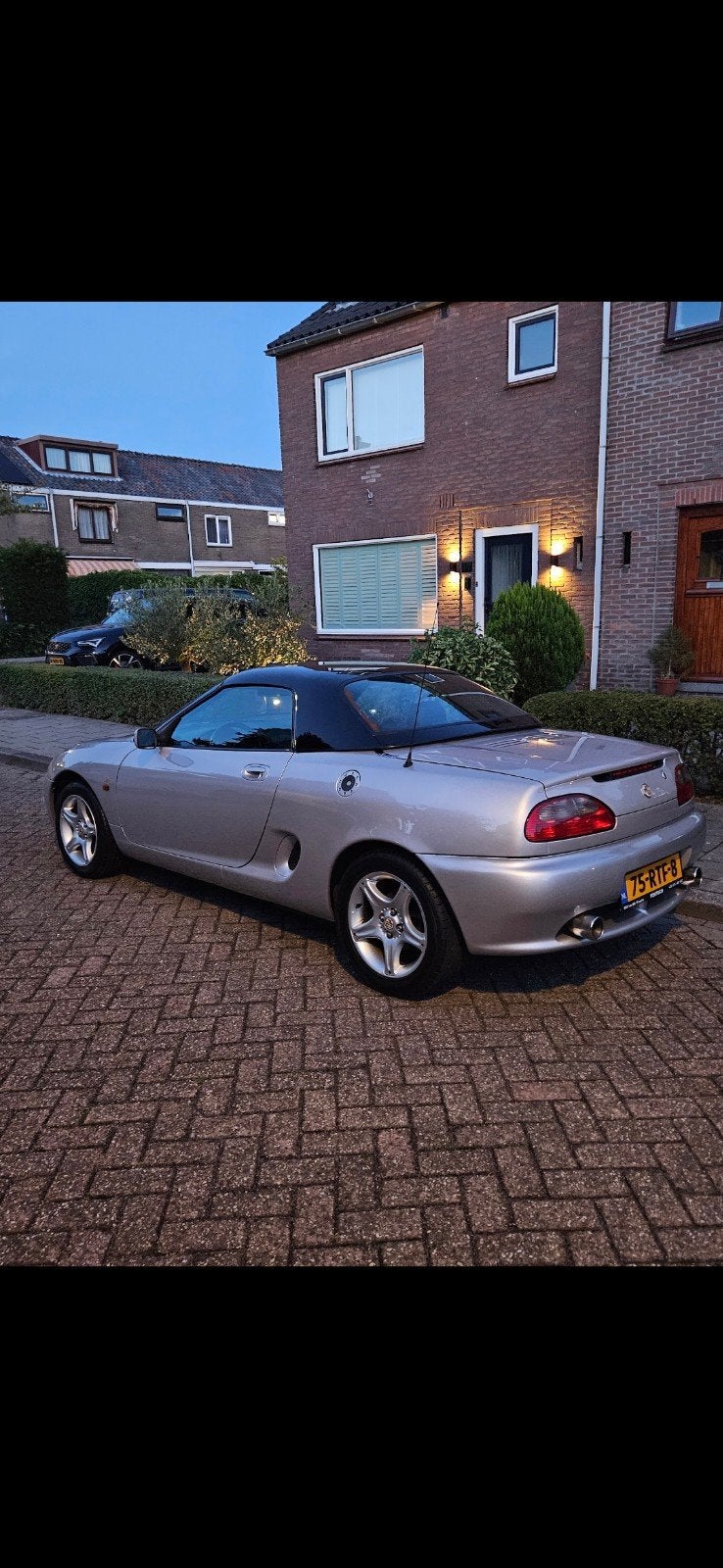 MG F 1.8 I 1998 Grijs, Achterwielaandrijving, 4 cilinders, Cabriolet, 1796 cc