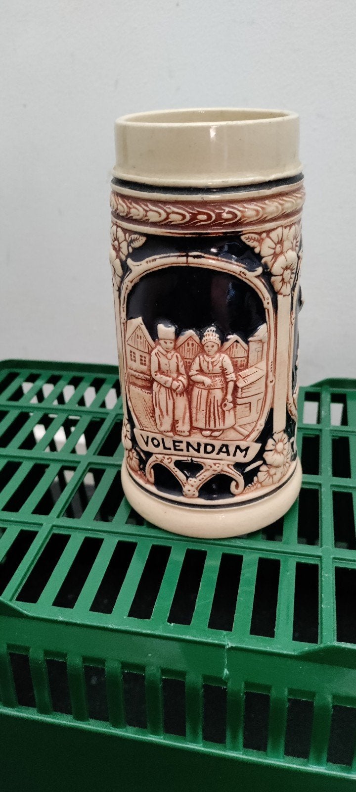 BIERPUL,Beker,VOLENDAM,crème,Vintage,keramiek,bierdrinkbeker, Ophalen of Verzenden, Nieuw, Pul(len)