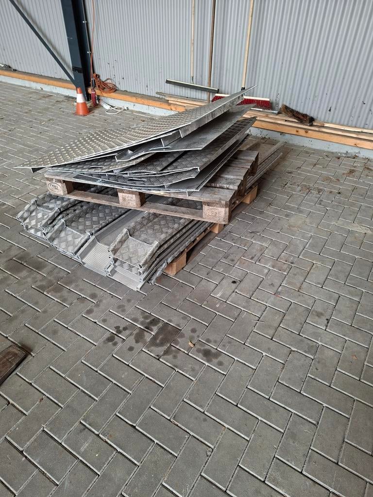 Oprijplaten en goten, Ophalen of Verzenden