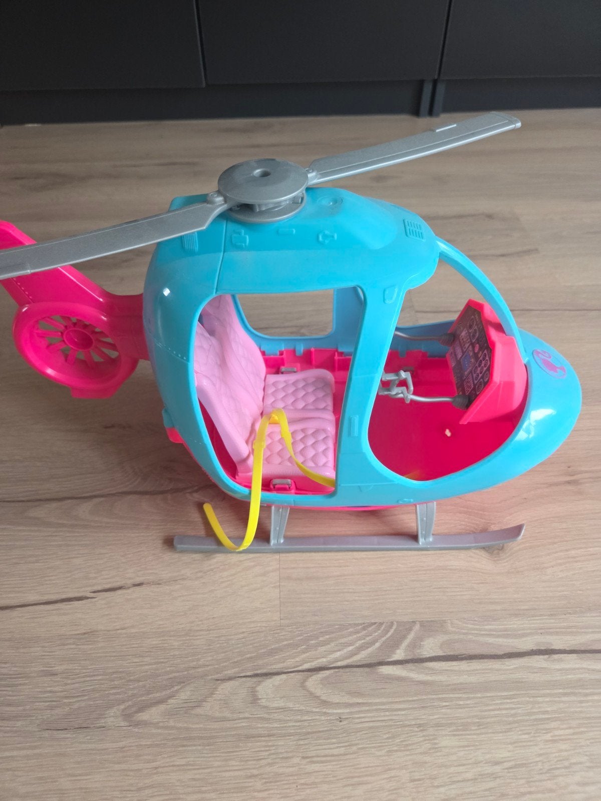 Barbie helikopter, Ophalen, Zo goed als nieuw, Barbie