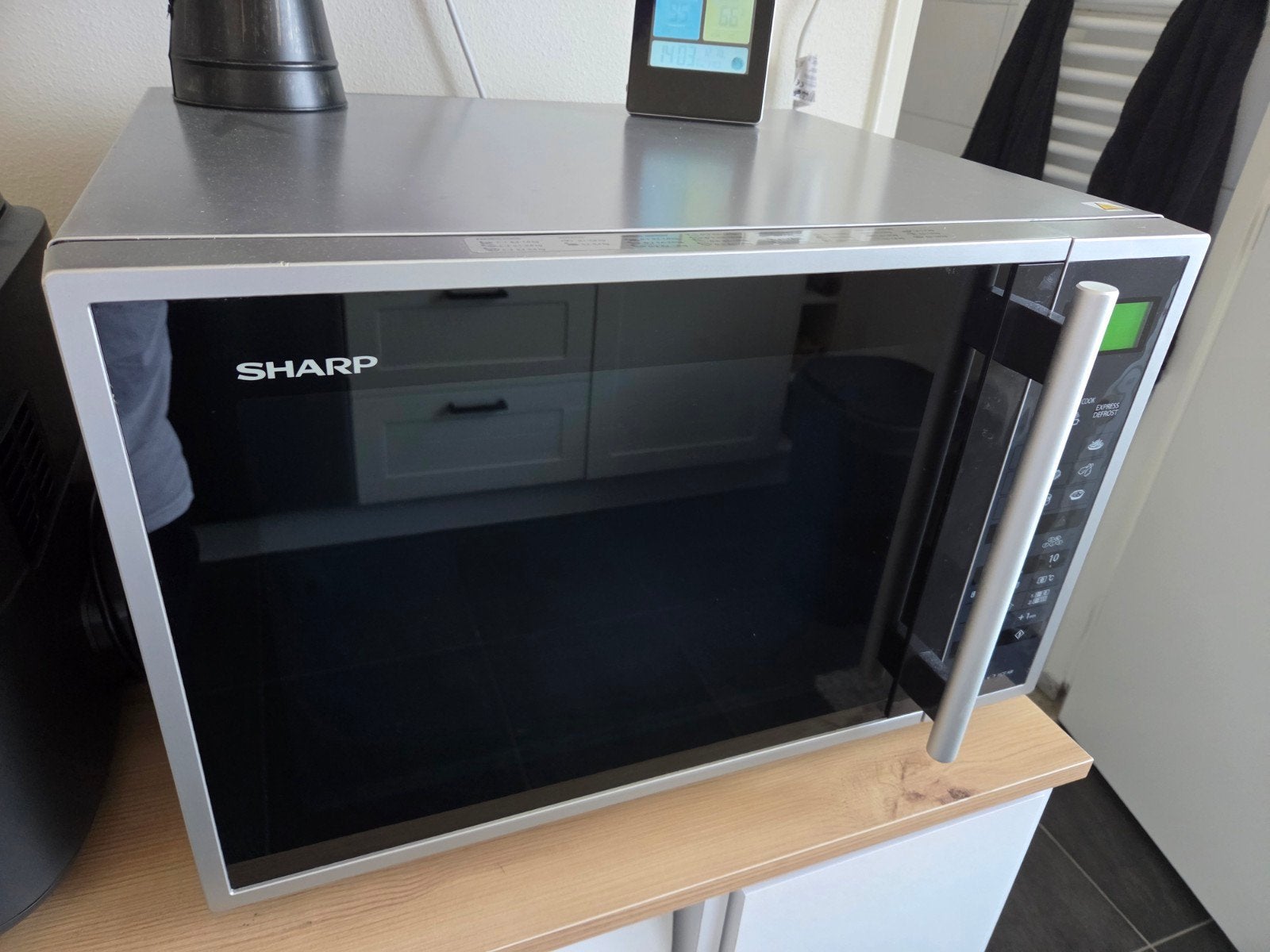 Sharp Combimagnetron - Zo goed als nieuw, Ophalen, Combimagnetron, Zo goed als nieuw, Draaiplateau