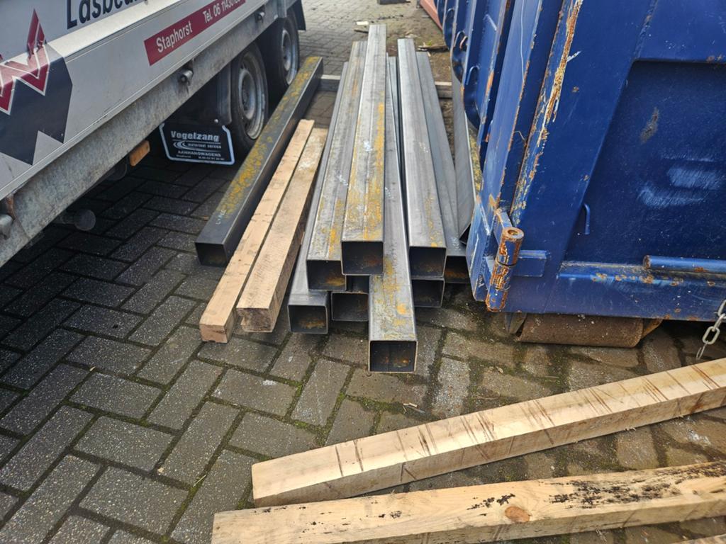 Kokers 100x100x3 lengtes minimaal 2000mm . Ca. 30 stuks, Doe-het-zelf en Verbouw, Metalen, Ophalen of Verzenden, Gebruikt, IJzer