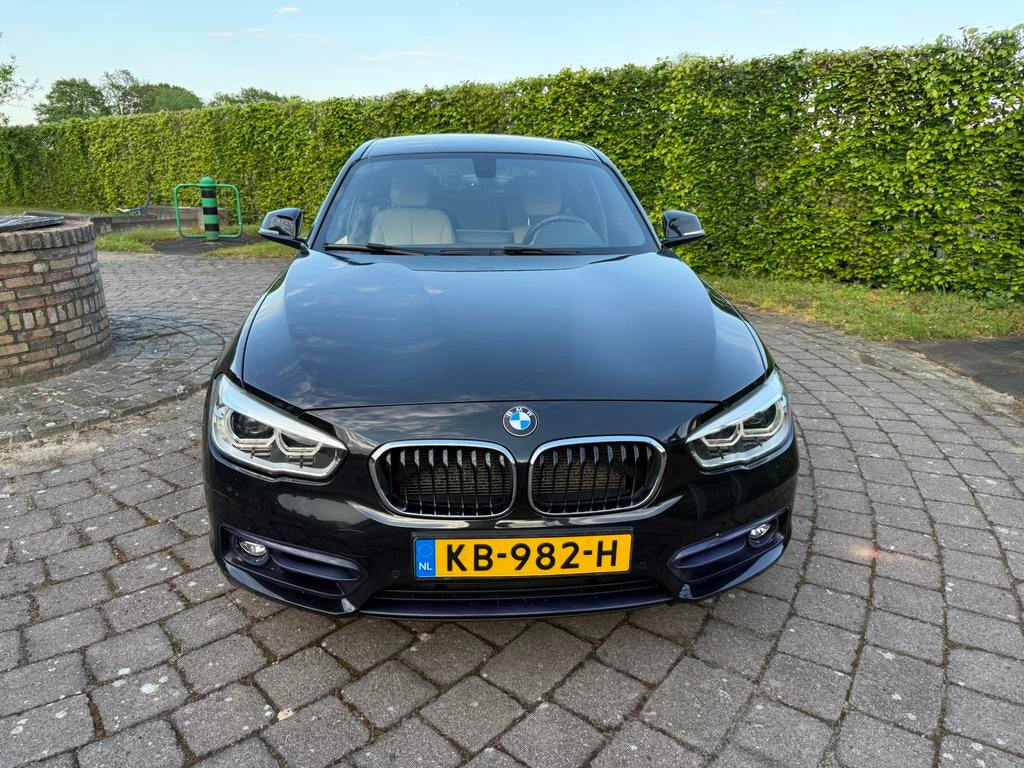BMW 1-Serie 118i | Centennial High exec | Automaat | Zwart, USB, Zwart, 650 kg, Particulier