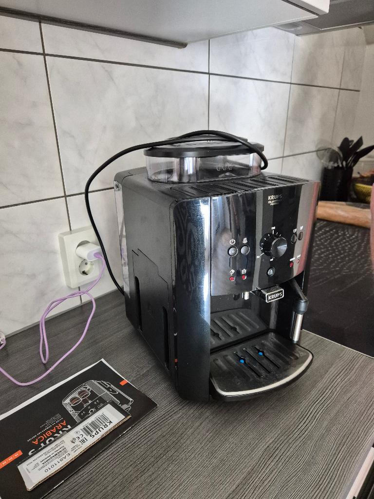 Krups bonen automaat, Witgoed en Apparatuur, Koffiezetapparaten, Ophalen, 10 kopjes of meer, Koffiemachine, Zo goed als nieuw