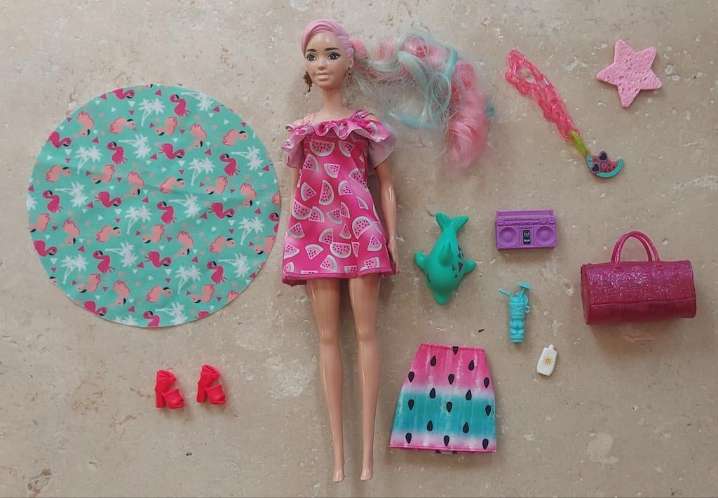 Barbie pop met accessoires - Zomerse flamingo look, Ophalen of Verzenden, Gebruikt, Barbie