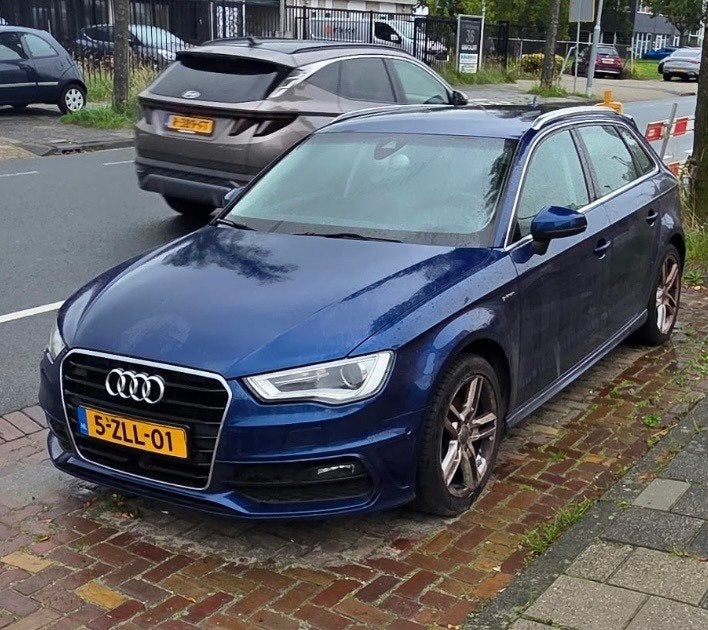 Audi A3 Sportback 1.4 TFSI Attraction g-tron GEARBOX BROKEN!, Auto's, Stof, Gebruikt, 4 cilinders, CNG (Aardgas)
