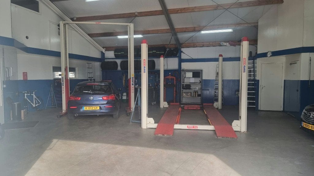 Loods / autowerkplaats te huur, inclusief gegarandeerd werk, 100 m², Huur, Bedrijfsruimte