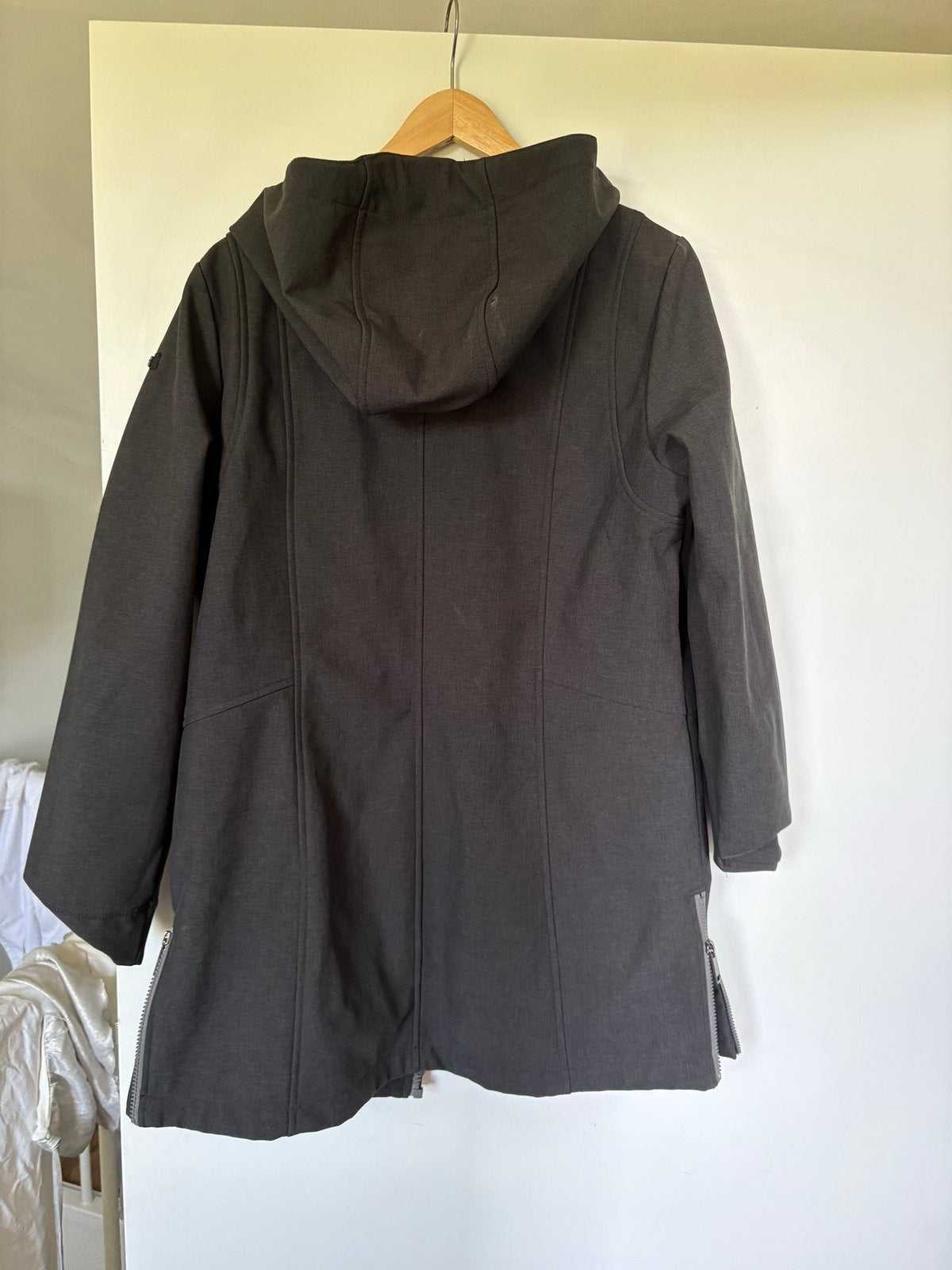 C&A Active Softshell Jas Maat 42/44 (L) - Waterdicht, Ophalen, Zo goed als nieuw, Maat 42/44 (L), Grijs
