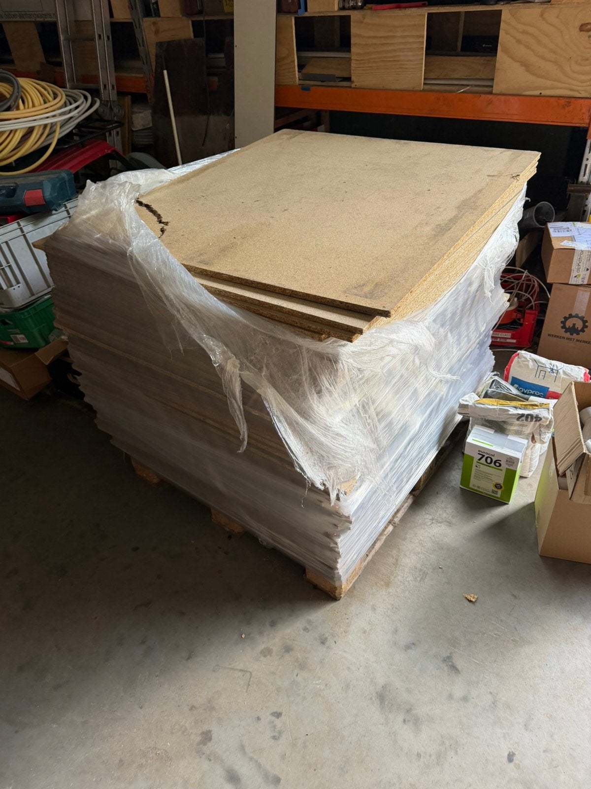 Partij spaanplaat ca 60 platen 120-105cm 15mm dik, Ophalen, Zo goed als nieuw