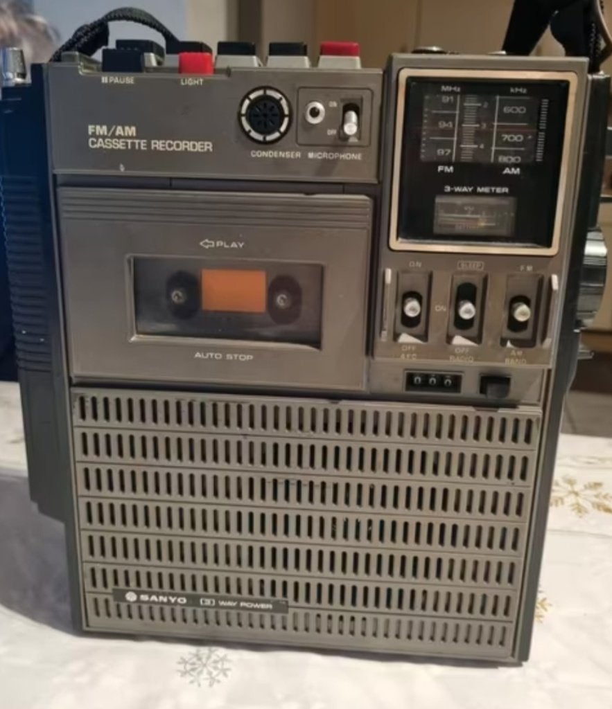 Sanyo radiocassette : GEZOCHT, Ophalen of Verzenden