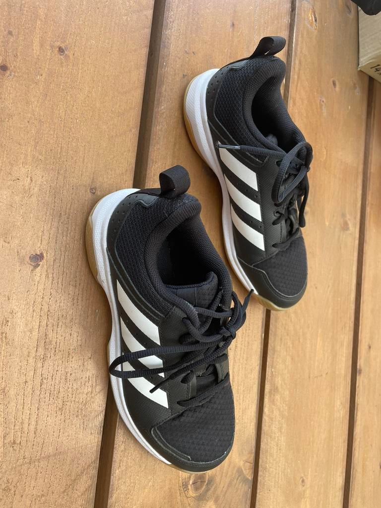 Adidas sportschoen mt39,5, Adidas, Hardloopschoenen, Ophalen of Verzenden, Zo goed als nieuw