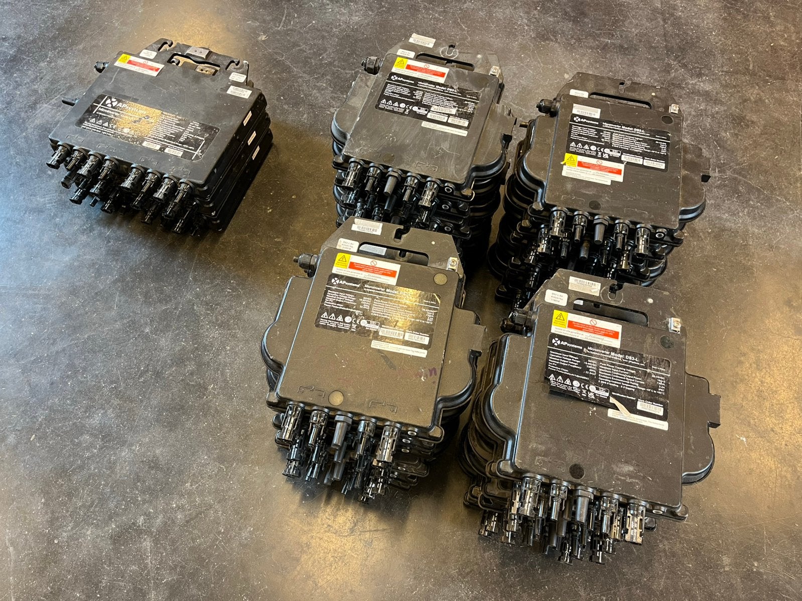 23x APSystems DS3-L en 2x QS1, Ophalen of Verzenden, Gebruikt