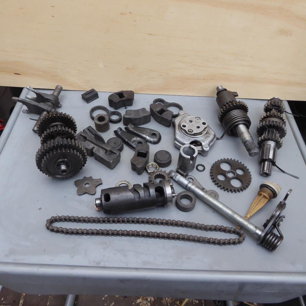 Honda CB50 J motor onderdelen div., Fietsen en Brommers, Brommeronderdelen | Oldtimers, Ophalen of Verzenden, Zo goed als nieuw