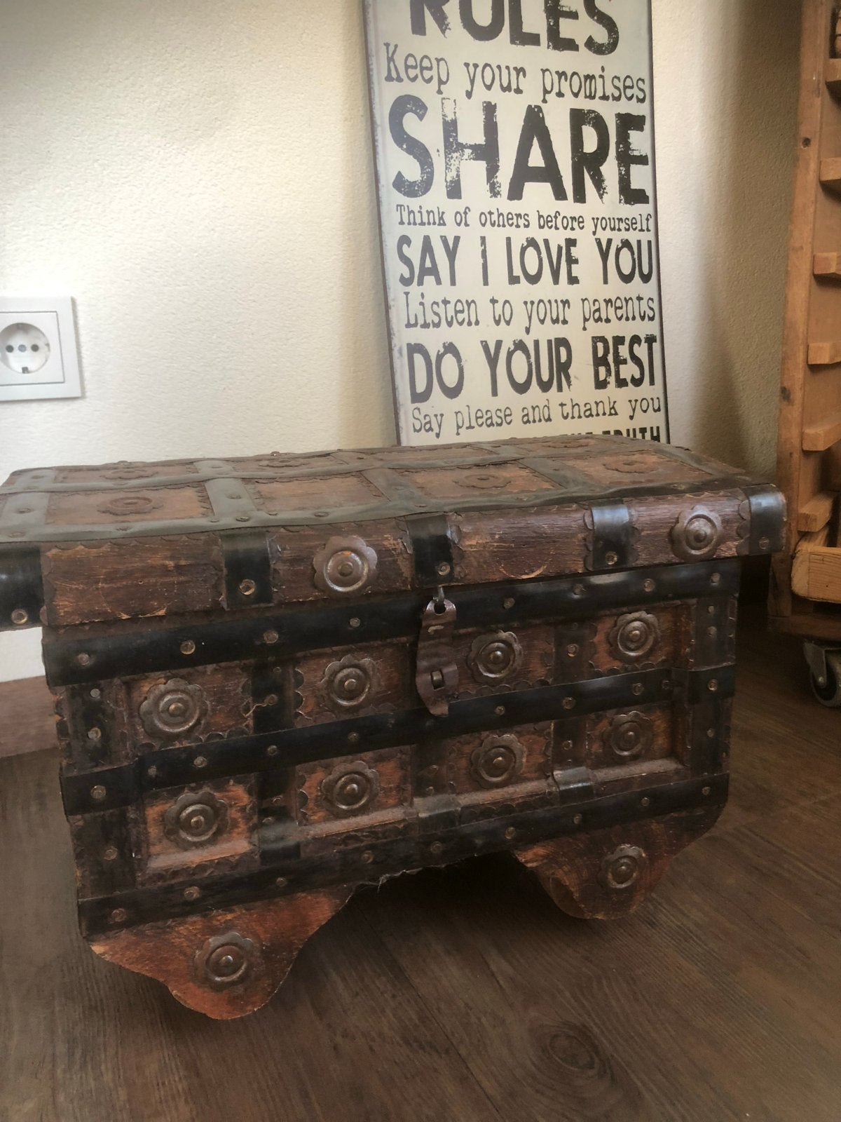 Decoratieve Houten Kist met Metaalbeslag - Vintage Stijl, Ophalen