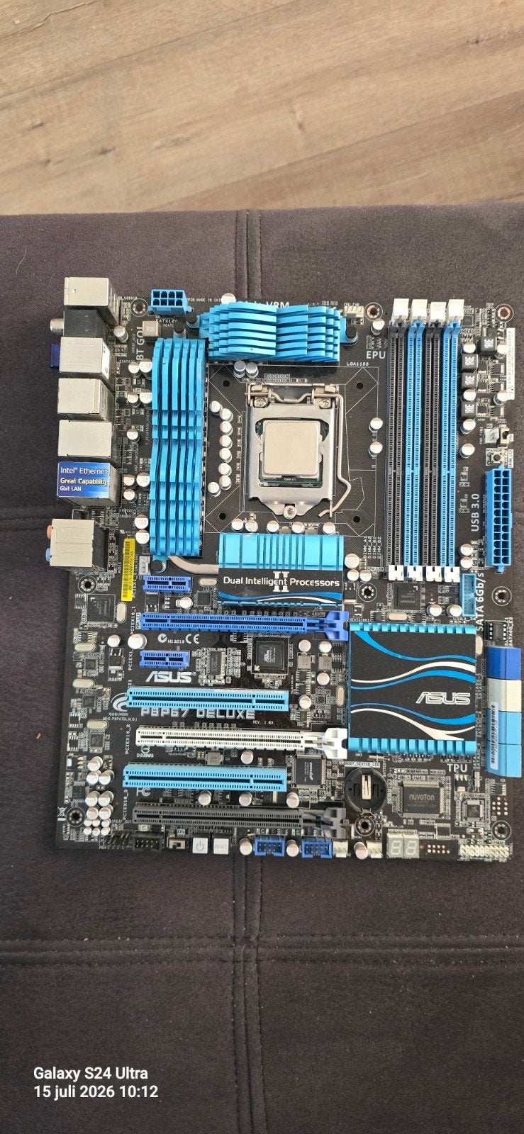 ASUS P8P67 DELUXE Moederbord met Intel Core i7-2600 CPU, Computers en Software, Moederborden, Gebruikt, Intel, DDR3, Ophalen of Verzenden
