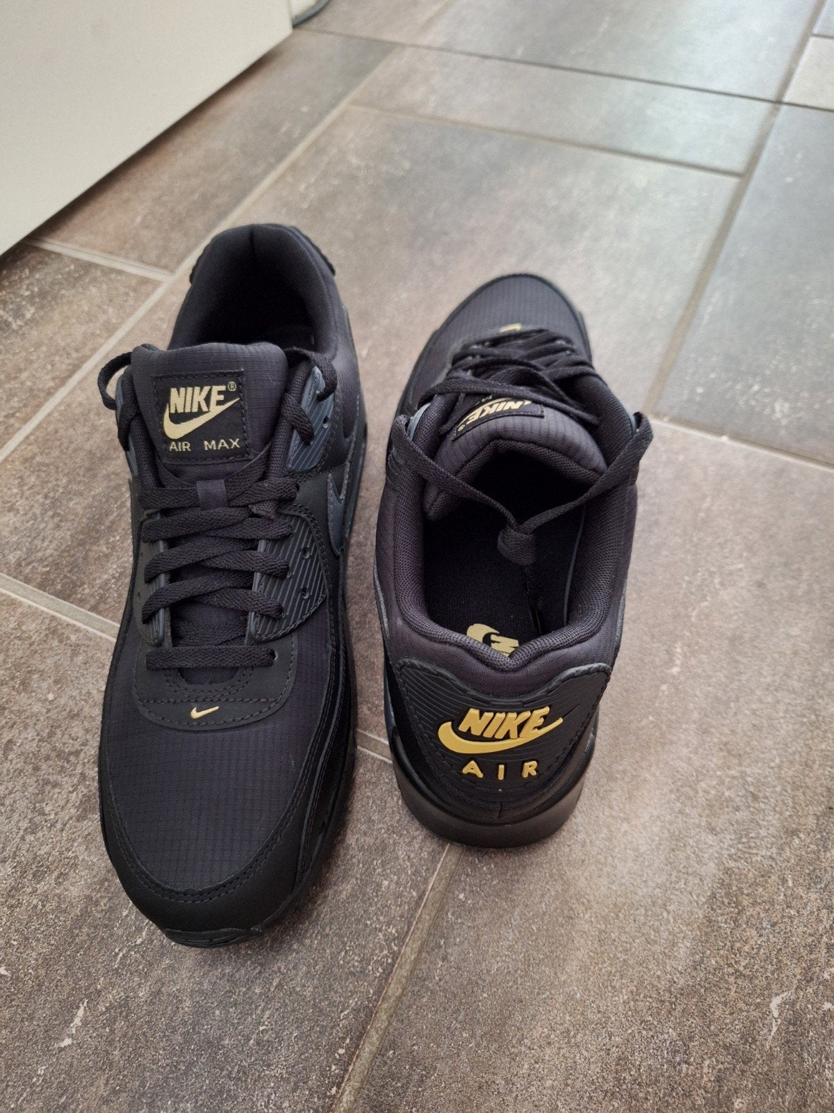 Nike Air Max 90 Herenschoenen Zwart/Goud - EU 47,5, Nike air max, Zwart, Nieuw, Ophalen of Verzenden