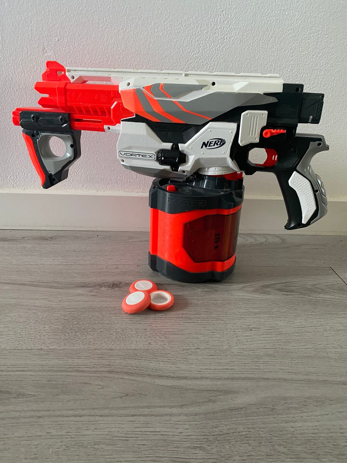 Nerf PYRAGON Vortex Blaster + 35 Nerf discs, Ophalen, Gebruikt
