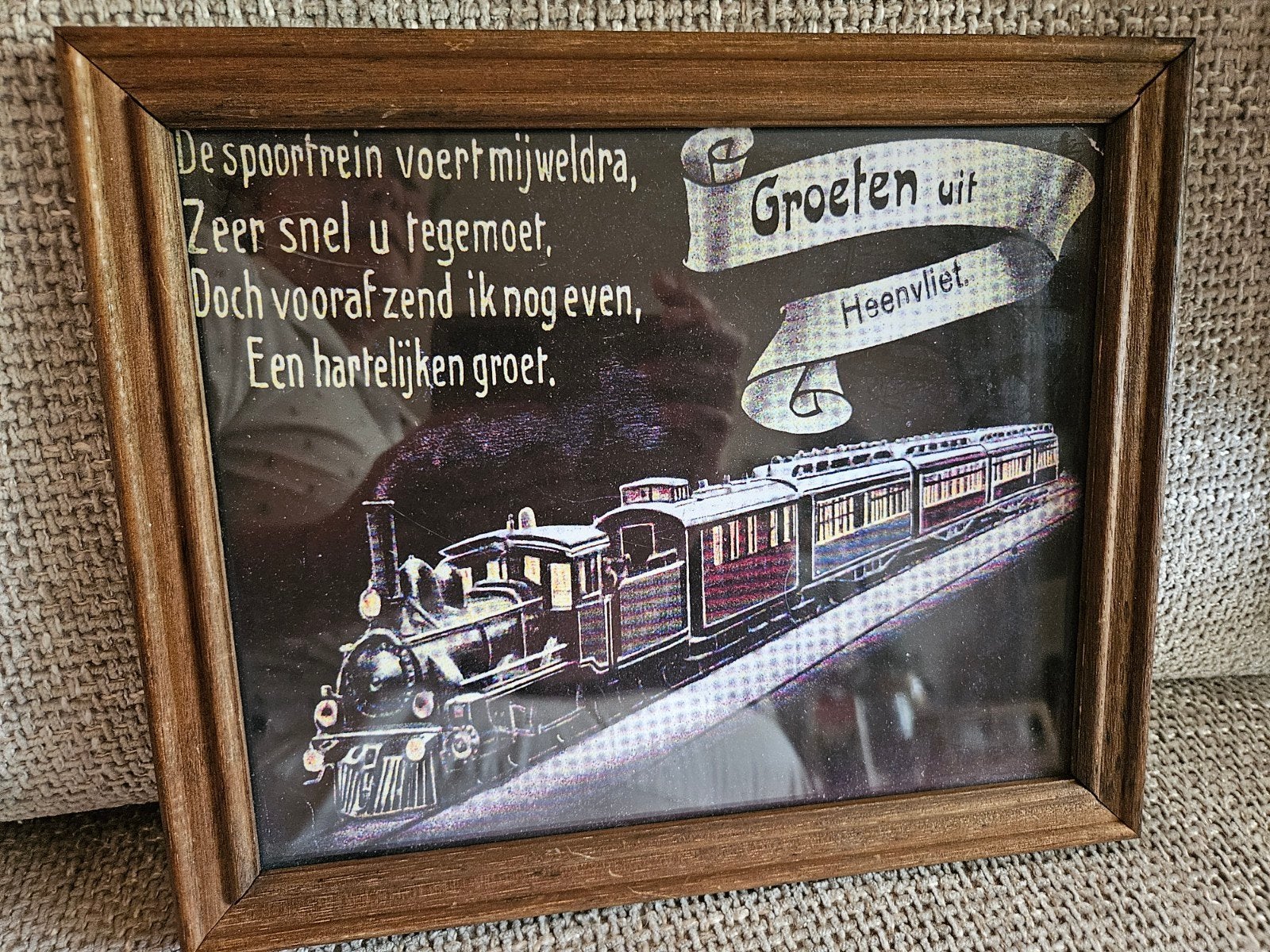 Heenvliet groeten uit " met spoortrein in lijstje, Ophalen of Verzenden