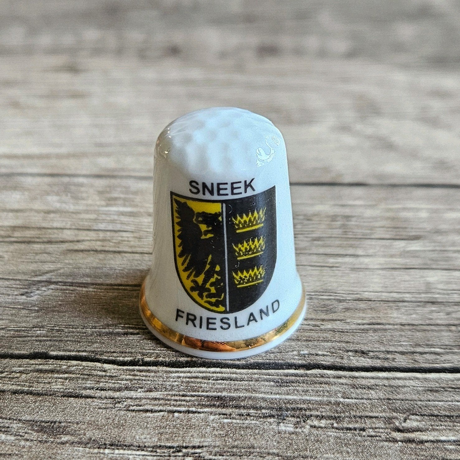 vingerhoedjes verzamelen  - Sneek - vingerhoed, Ophalen of Verzenden, Zo goed als nieuw, Porselein, Nederland