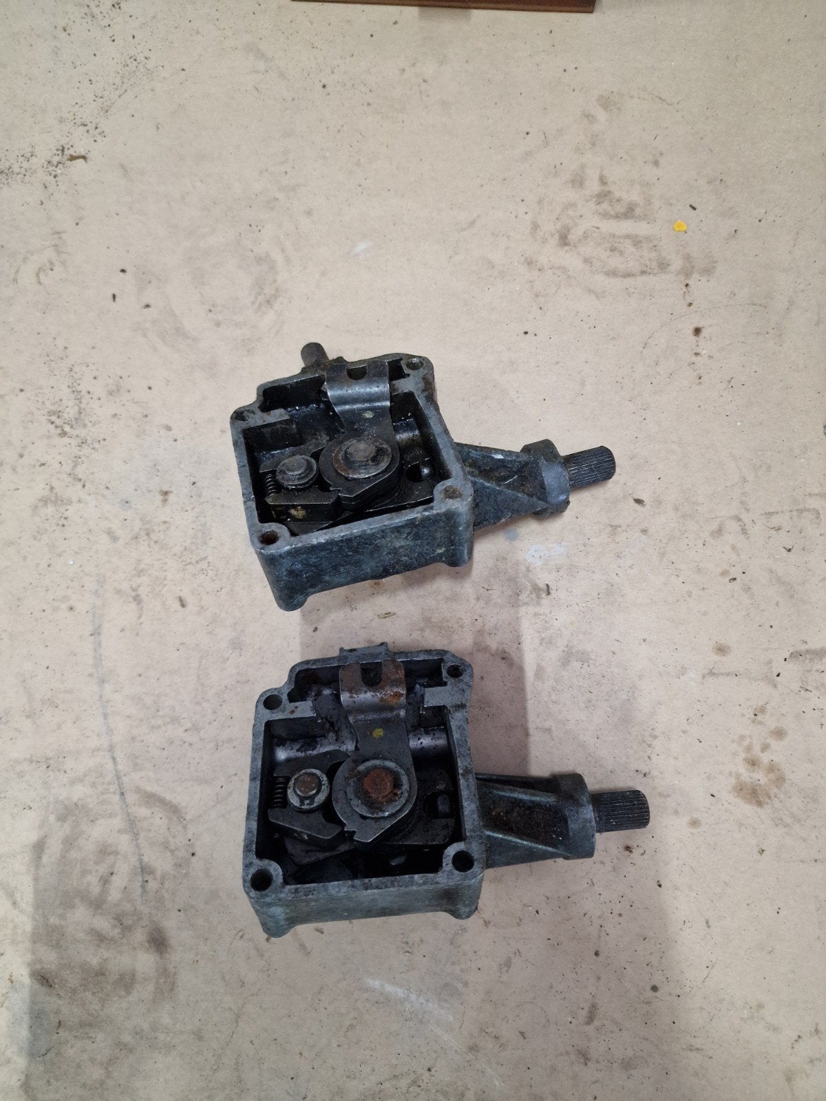 Puch MV 2 bak voetschakel schakelmechaniek 2x.

Prijs voor b, Ophalen of Verzenden, Gebruikt, Blok, Puch