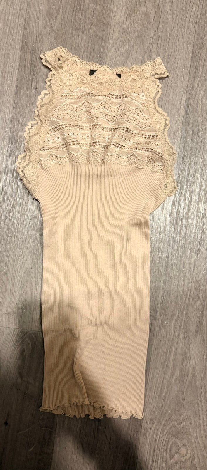 Beige top met kant Rosemunde, Kleding | Dames, Beige, Ophalen of Verzenden, Zo goed als nieuw, Maat 36 (S)