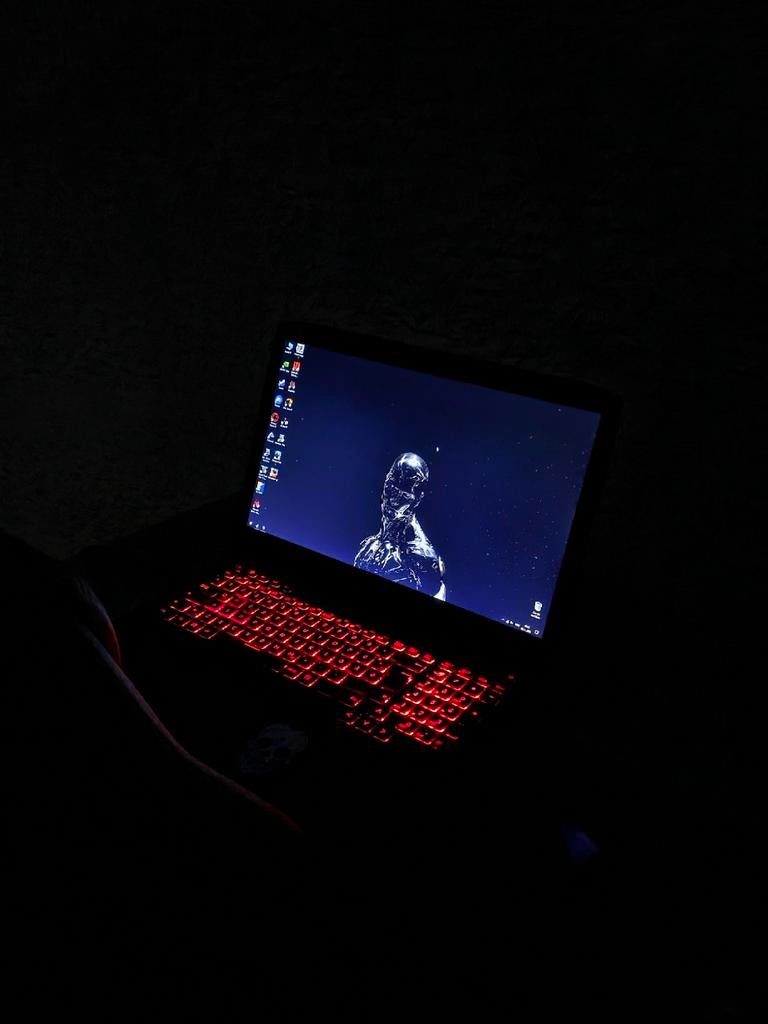 ASUS ROG G751JT Gaming Laptop - Defecte DC-poort & Speakers, Computers en Software, Windows Laptops, Ophalen of Verzenden