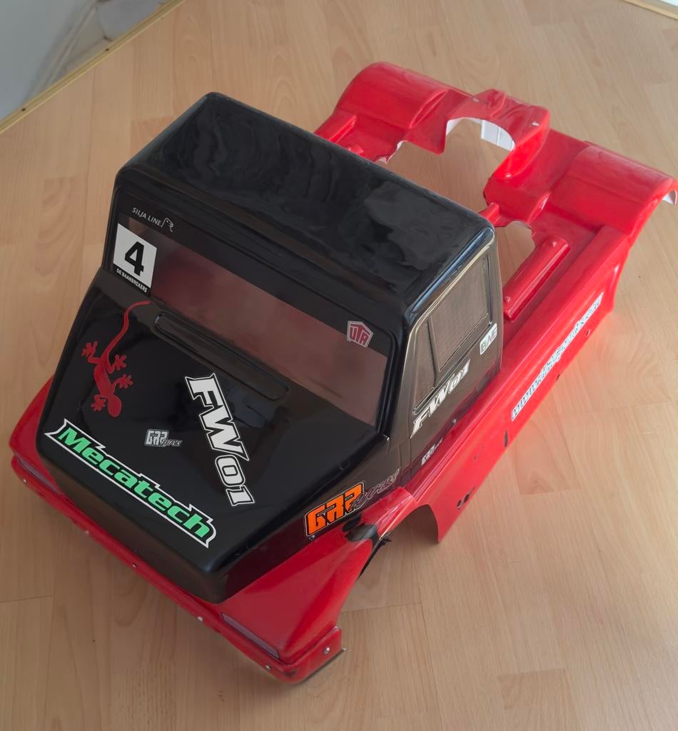 2 Caterpillar kappen, Ophalen of Verzenden, Zo goed als nieuw, Auto