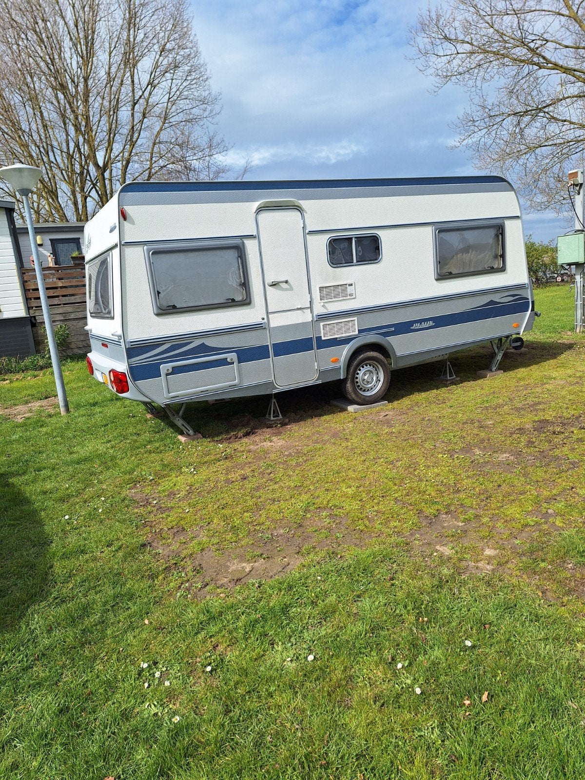 Fendt Platin 520 caravan uit 2003 met voortent en luifel, Caravans en Kamperen, Rondzit, Particulier, Fendt, 5 tot 6 meter