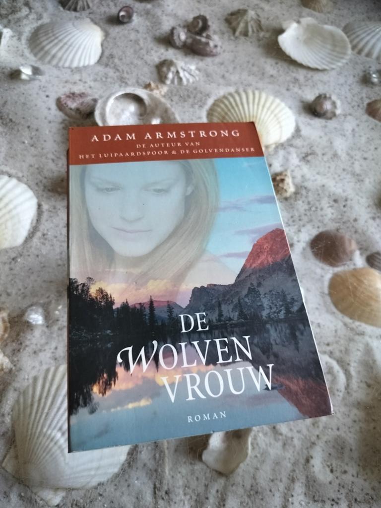 Adam Armstrong - De wolvenvrouw, Gelezen, Ophalen of Verzenden, Adam Armstrong