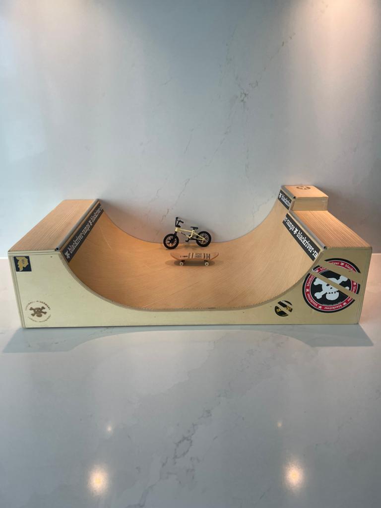 Blackriver Ramps Fingerboard Halfpipe met Ledge, Sport en Fitness, Skateboarden, Ophalen of Verzenden, Zo goed als nieuw, Skateboard