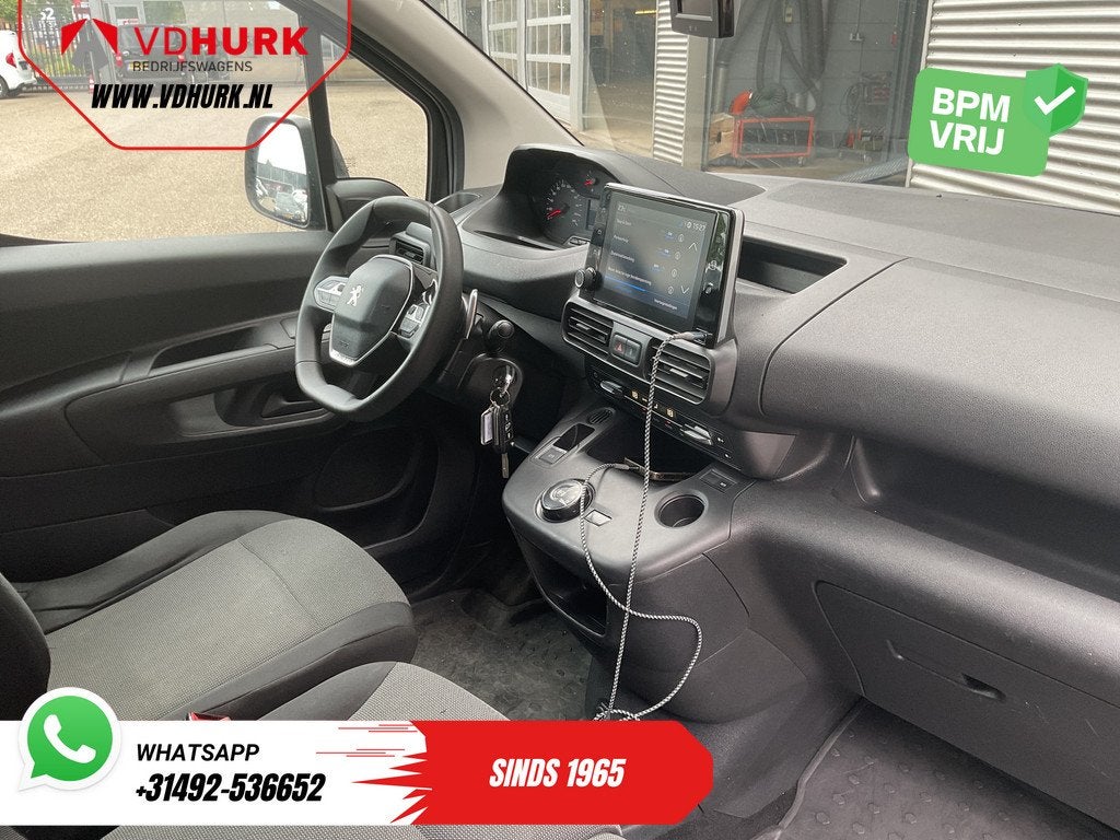 Peugeot Partner 1.2 BENZINE Aut. 110 pk Stoelverw/ Carplay/, Auto's, 1486 kg, Stof, Gebruikt, 1199 cc