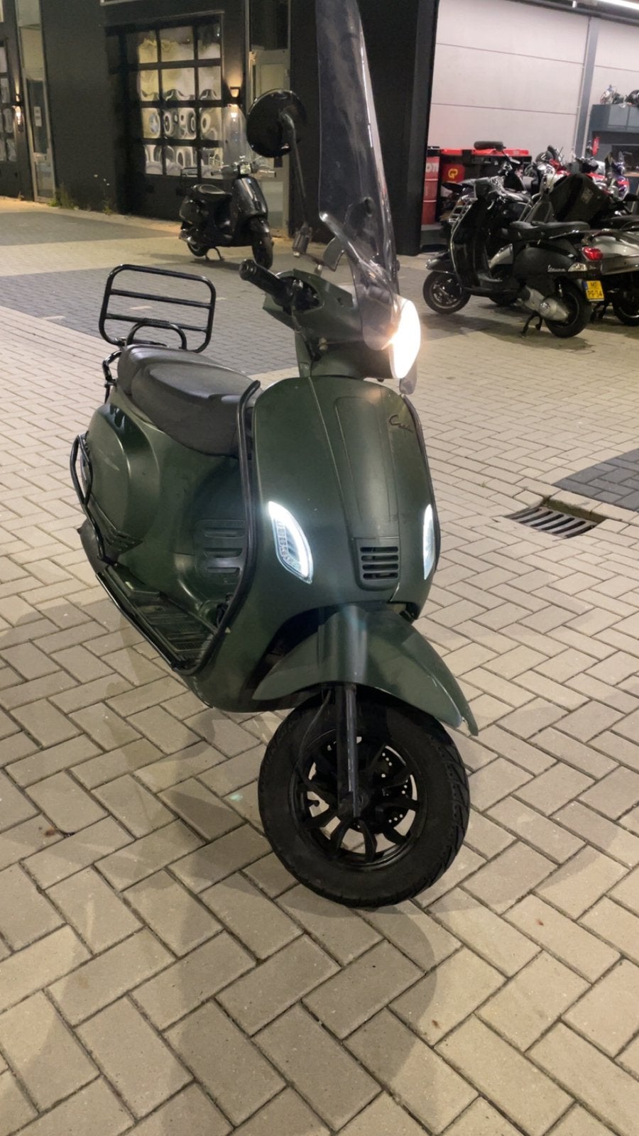 Capri 125cc 4T 2020, Ophalen, Zo goed als nieuw, Benzine, Piaggio