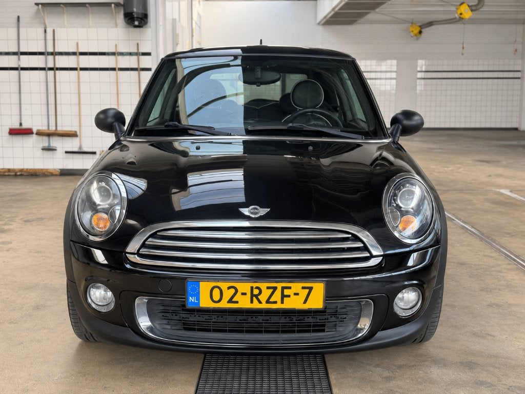Mini One Black on Black 1.6 2011 Zwart Lage KM, Auto's, Voorwielaandrijving, Euro 5, 40 €/maand, Zwart