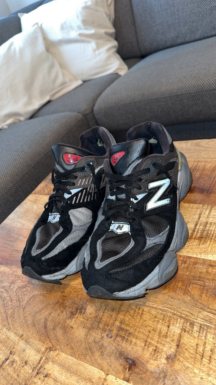 New balance 9060, Sport en Fitness, Basketbal, Ophalen of Verzenden, Zo goed als nieuw, Schoenen