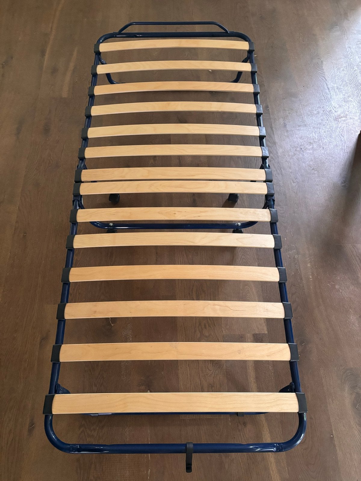 Opklapbaar logeerbed met lattenbodem, Ophalen, Gebruikt, Eenpersoons, Blauw