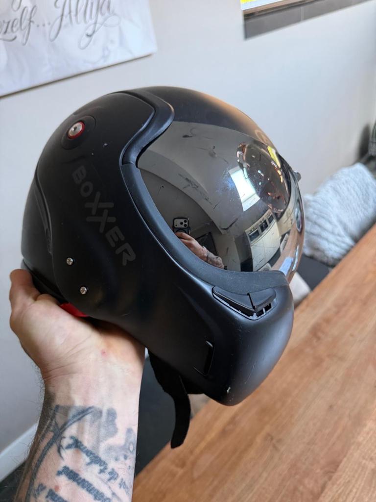 Roof Boxxer motorhelm - Mat zwart met spiegelvizier, Motoren, Kleding | Motorhelmen, Systeemhelm, Heren, S, Tweedehands