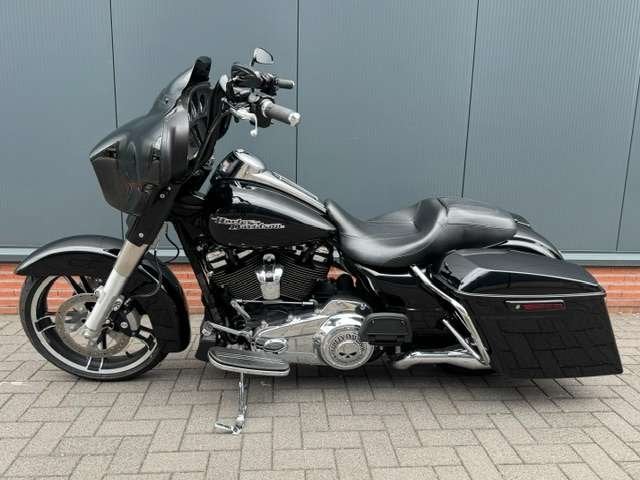 Harley-Davidson Streetglide Special 107 FLHXS 2017 Air Ride, Motoren, Motoren | Harley-Davidson, Niet ingevuld, 2 cilinders, Occasion