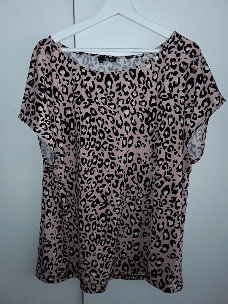Norah Roze/Zwarte Top Met Panterprint Maat 48, Zwart, Maat 46/48 (XL) of groter, Ophalen of Verzenden, Zo goed als nieuw