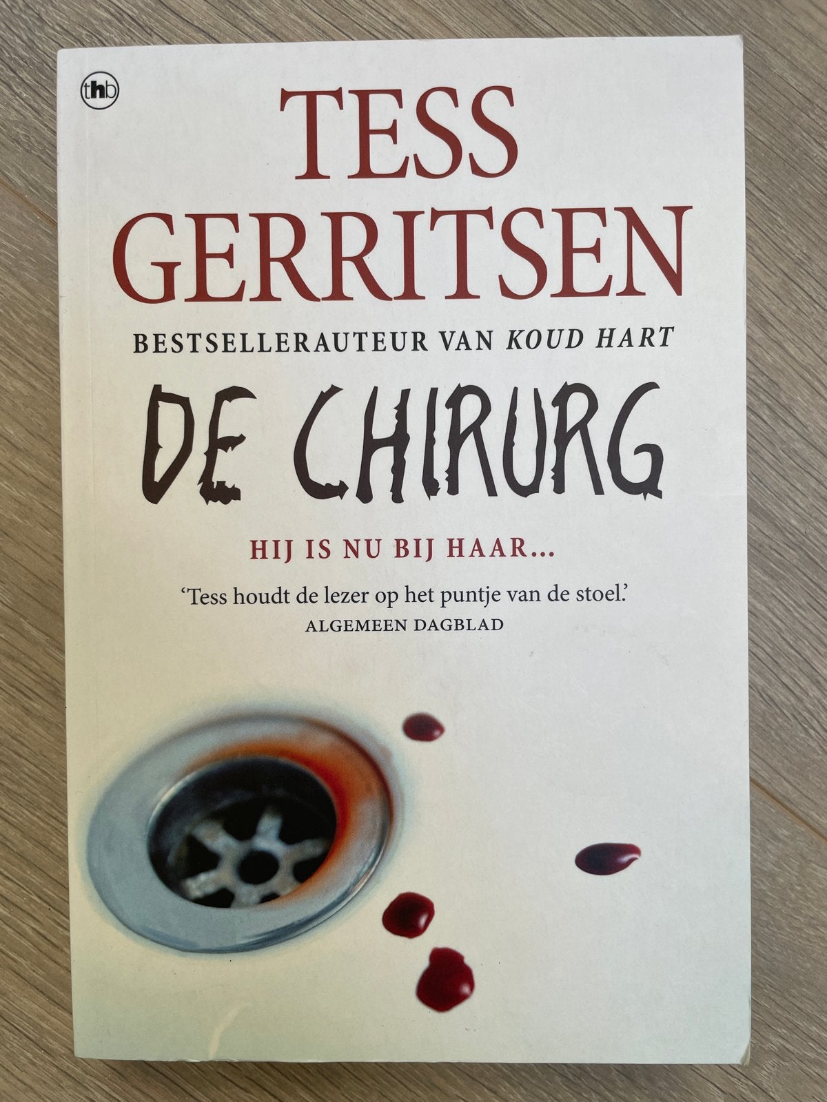 De Chirurg - Tess Gerritsen (Thriller), Ophalen of Verzenden, Zo goed als nieuw, Wereld overig